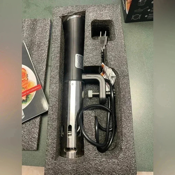 Instant® Accu Slim™ Sous Vide Immersion Circulator used once in original box - Picture 9 of 13